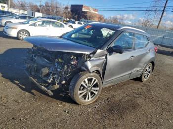  Salvage Nissan Kicks