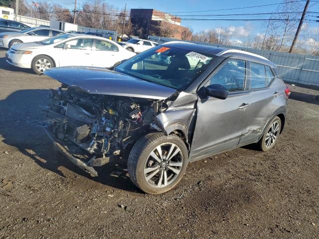  Salvage Nissan Kicks