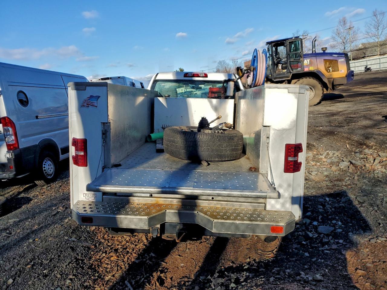 Chevrolet Silverado K3500 Image 2