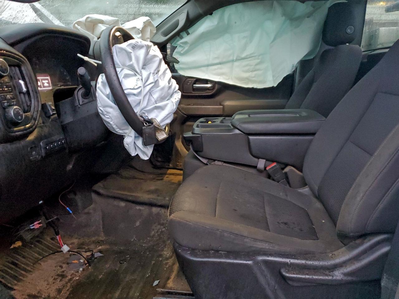 Chevrolet Silverado K3500 Image 12