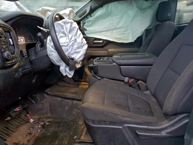 Chevrolet Silverado K3500 Image 12