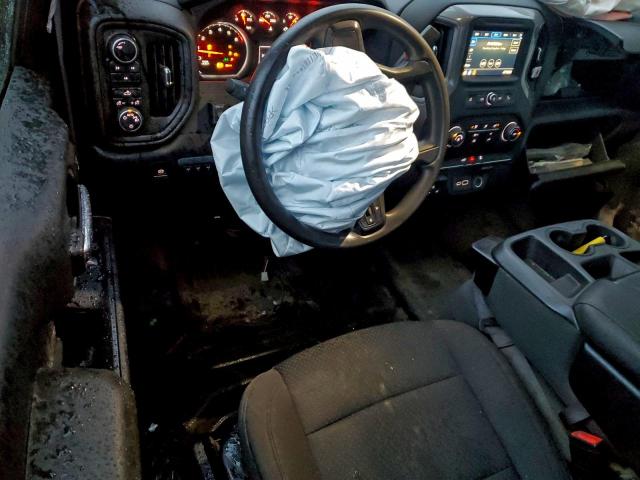 Chevrolet Silverado K3500 Image 4