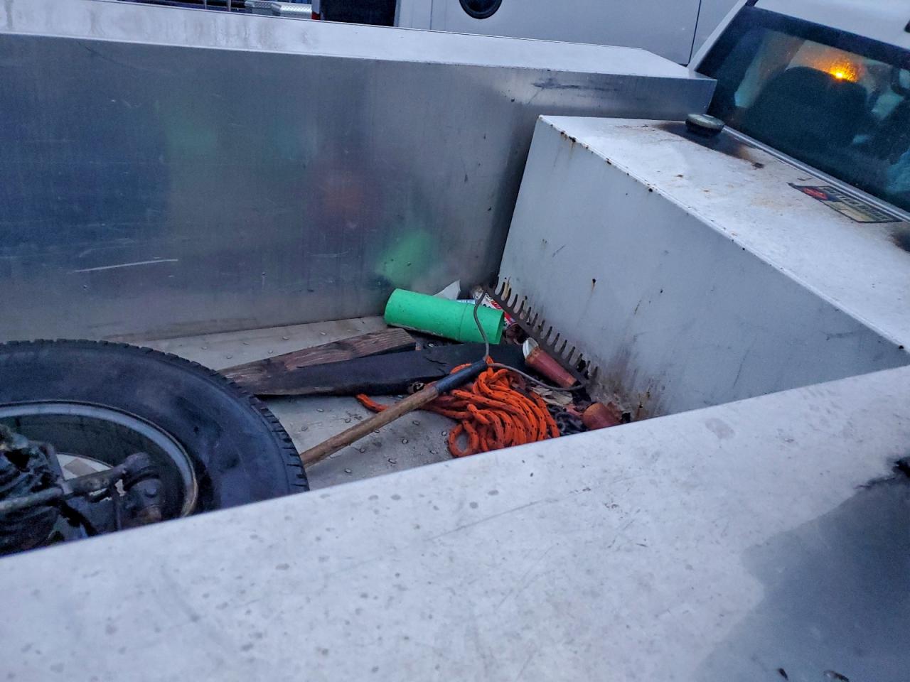 Chevrolet Silverado K3500 Image 11