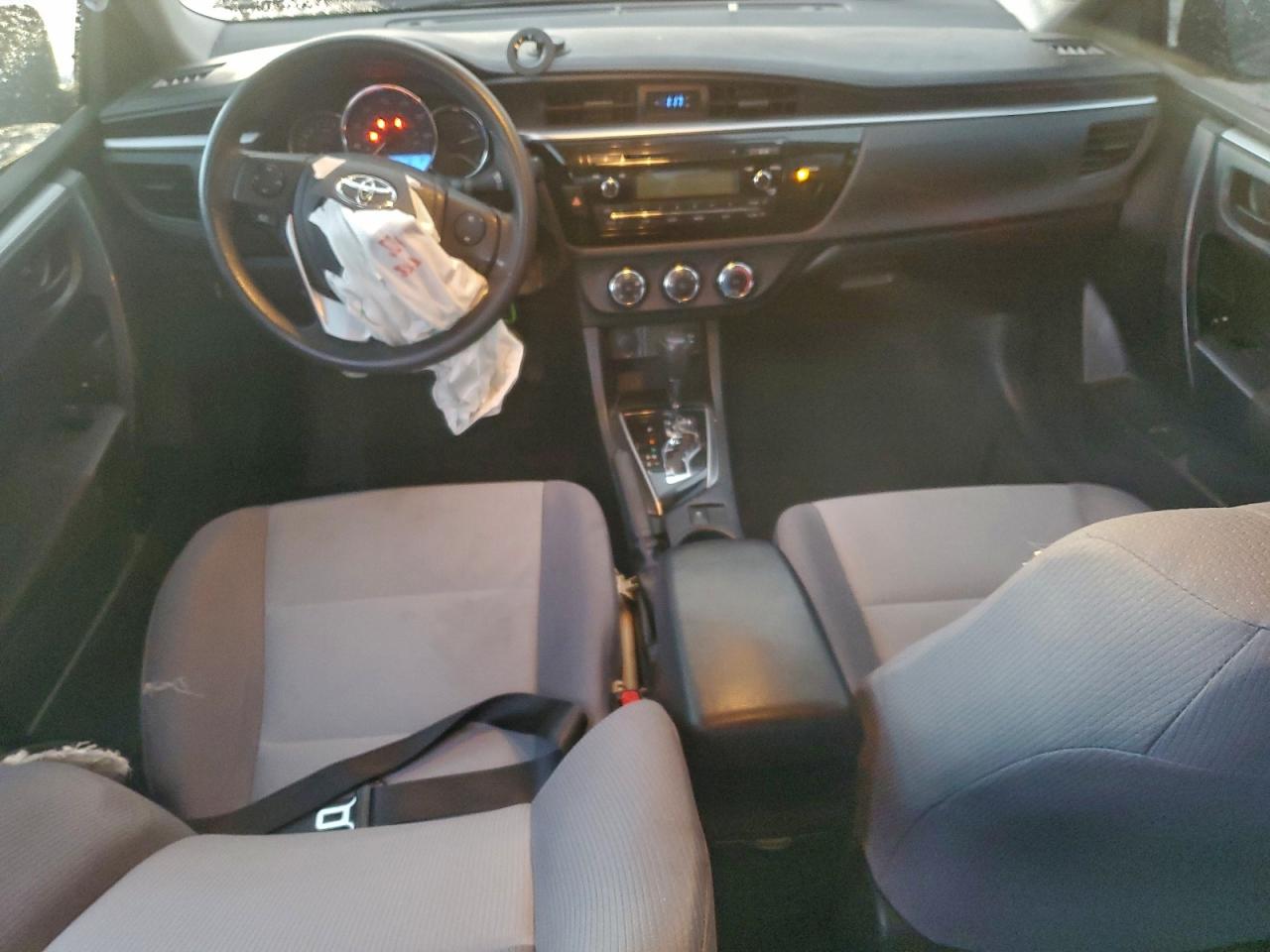 Toyota Corolla L Image 4