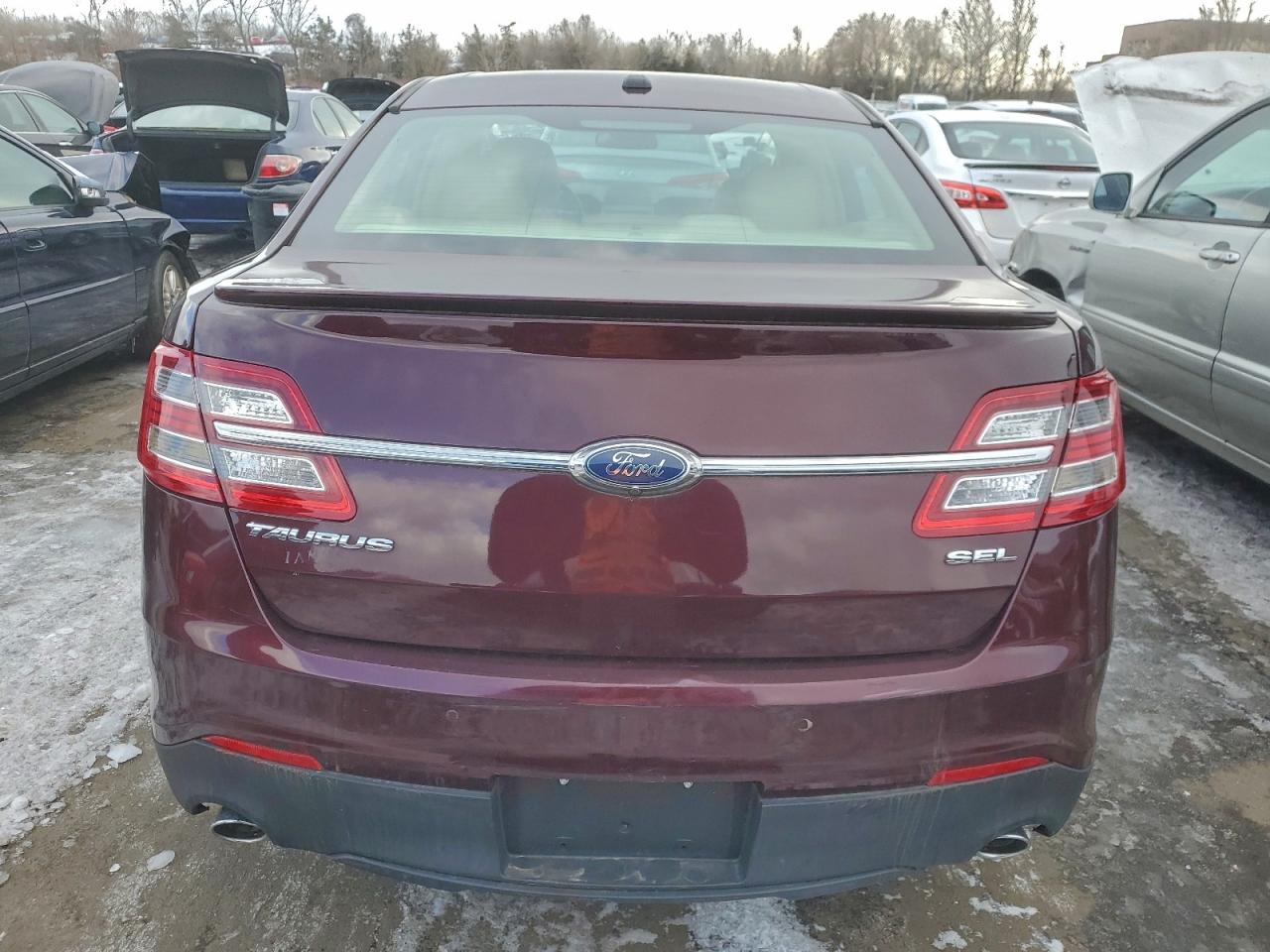 Ford Taurus Sel Image 4