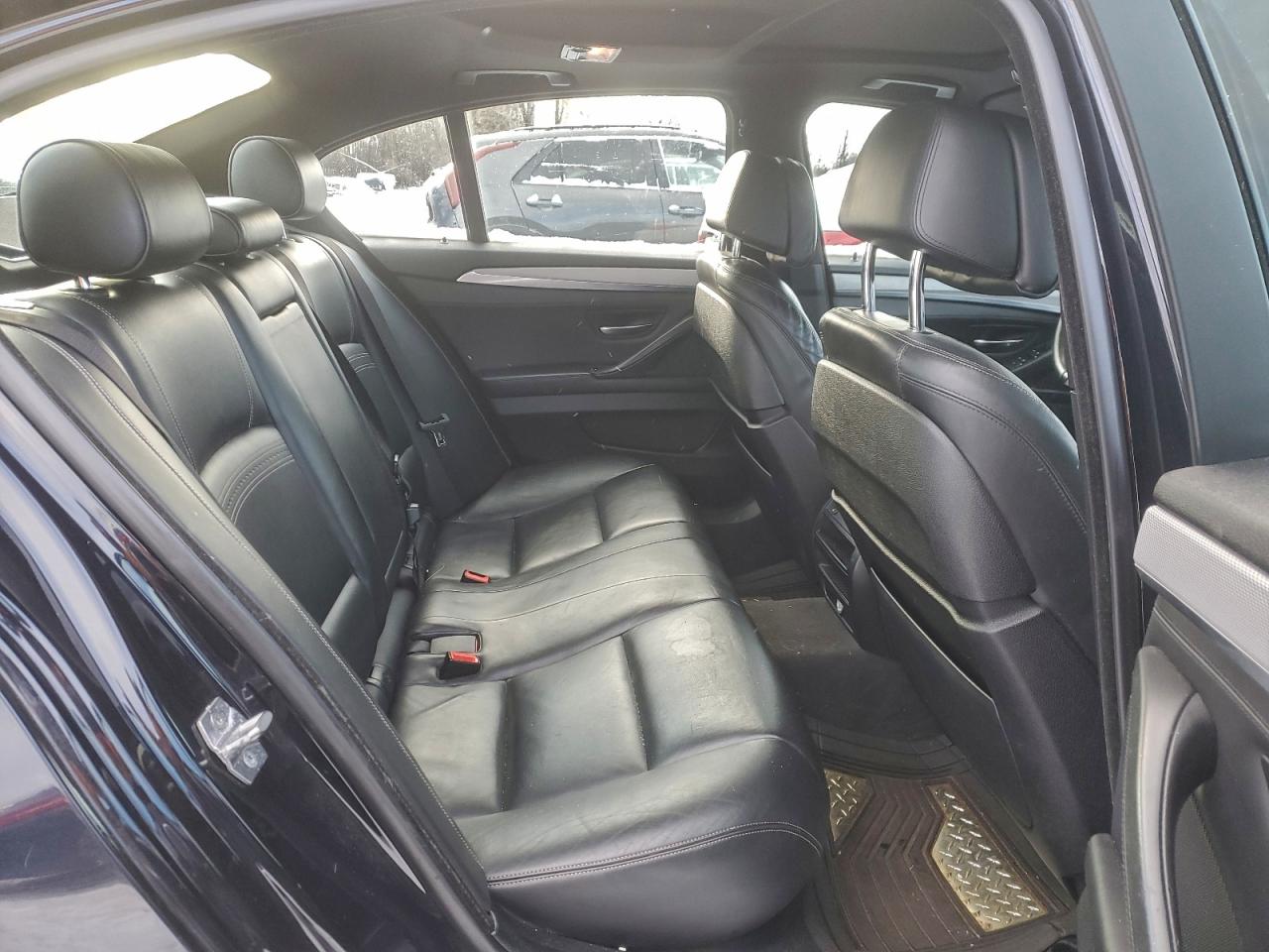 BMW 5 Series Xi Image 9