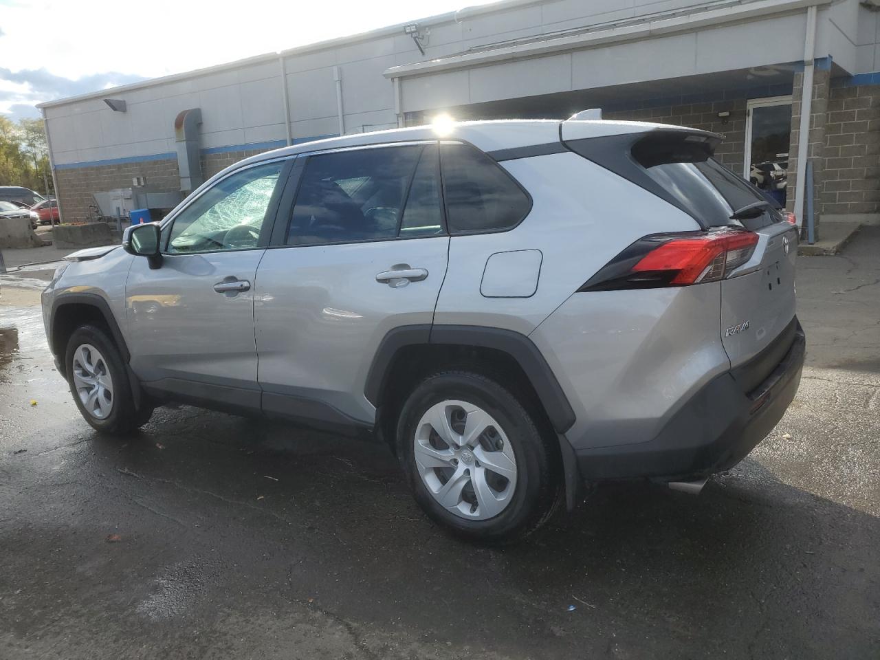 Toyota RAV4 Le Image 3