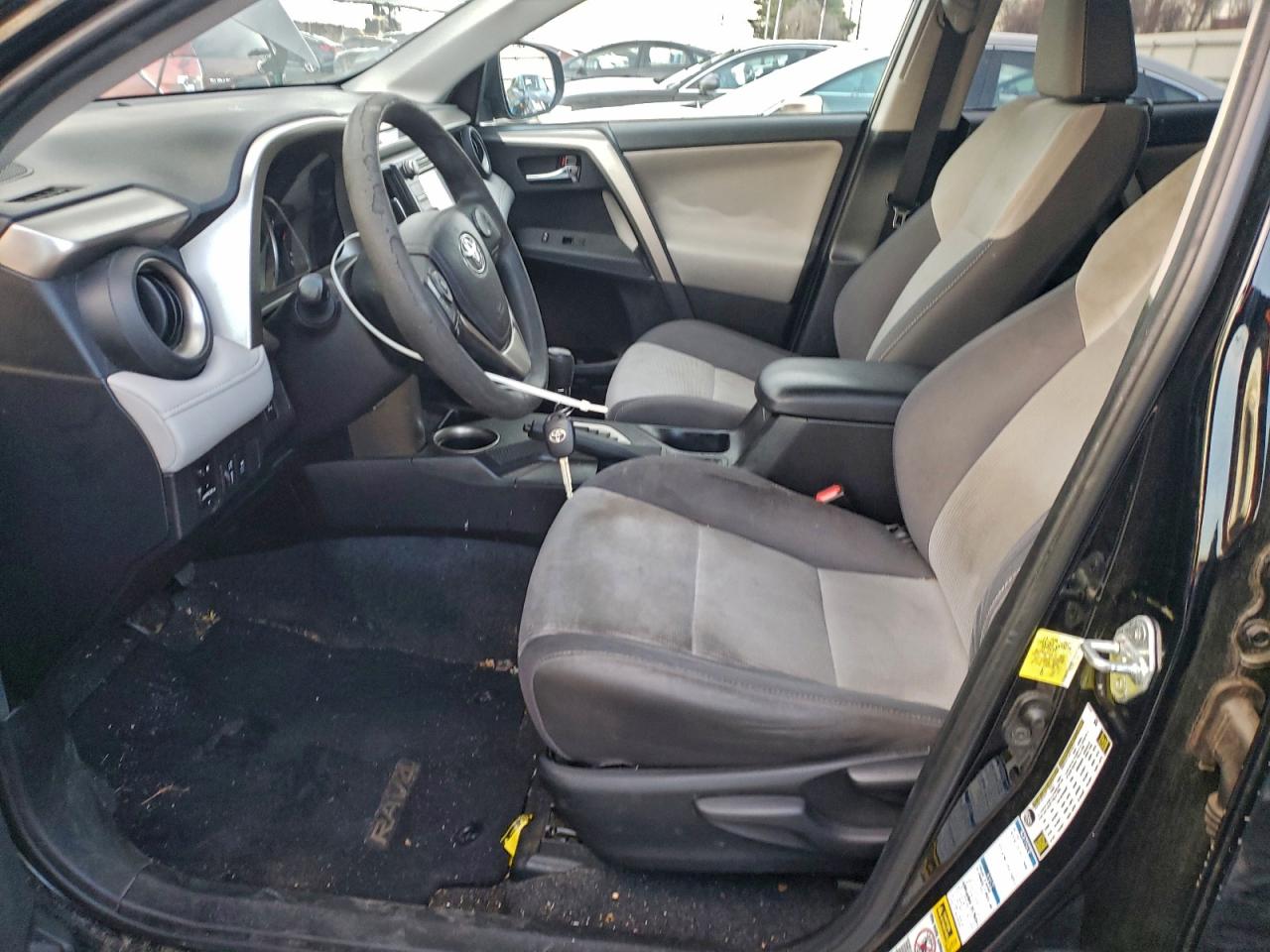 Toyota RAV4 Xle Image 2