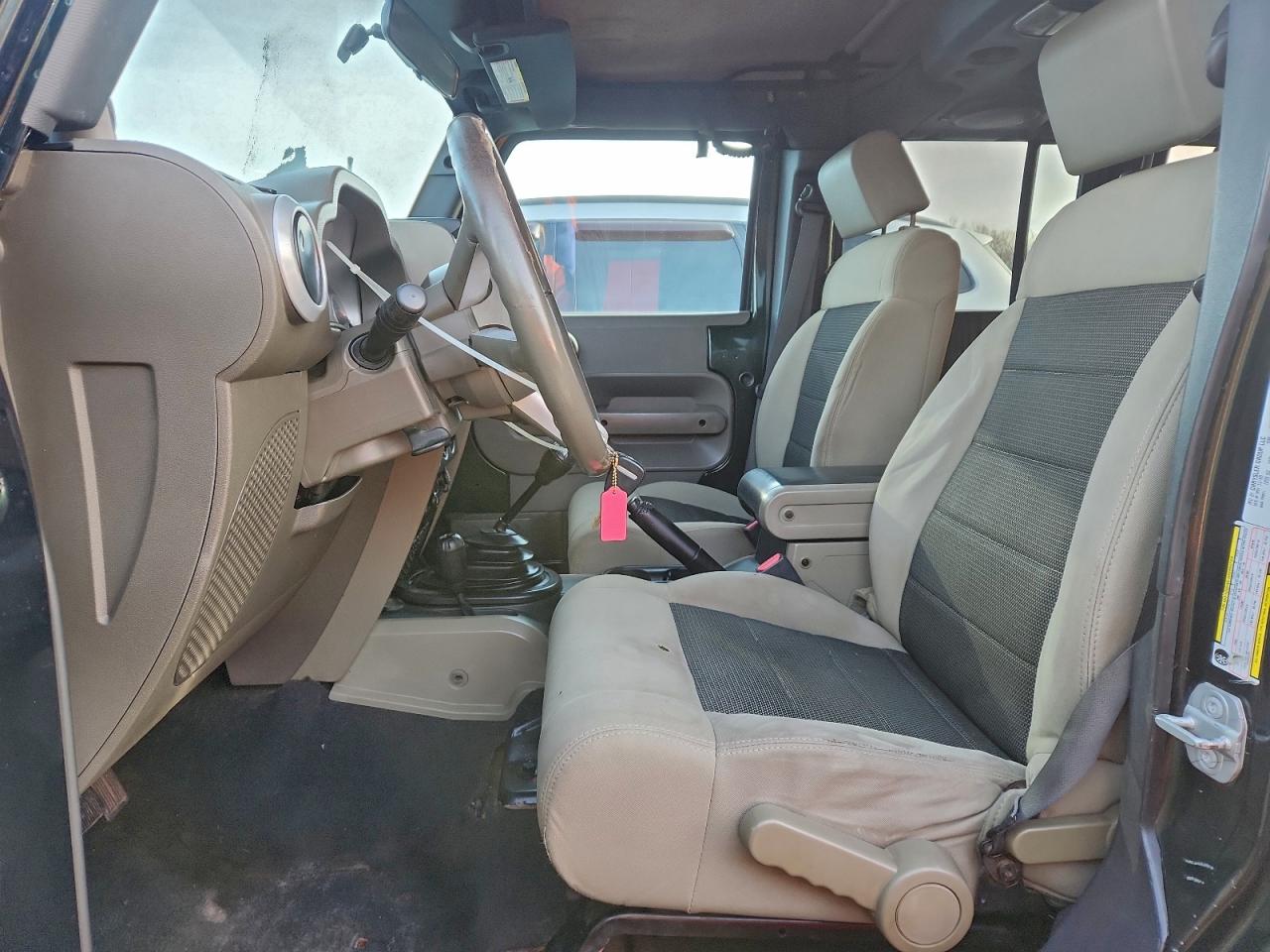 Jeep Wrangler Sahara Image 5