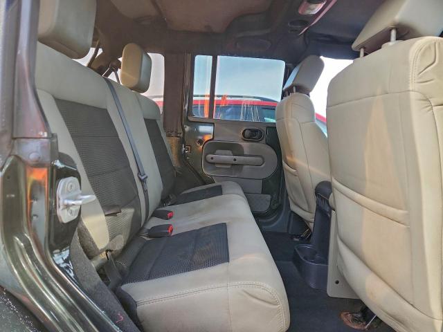 Jeep Wrangler Sahara Image 6