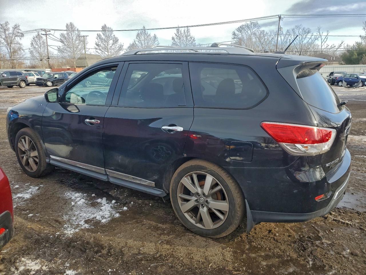 Nissan Pathfinder S Image 13