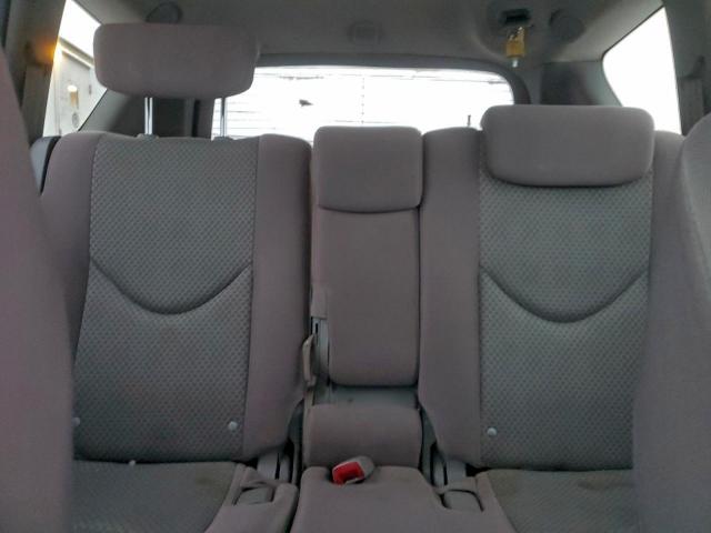 Toyota RAV4 Image 10