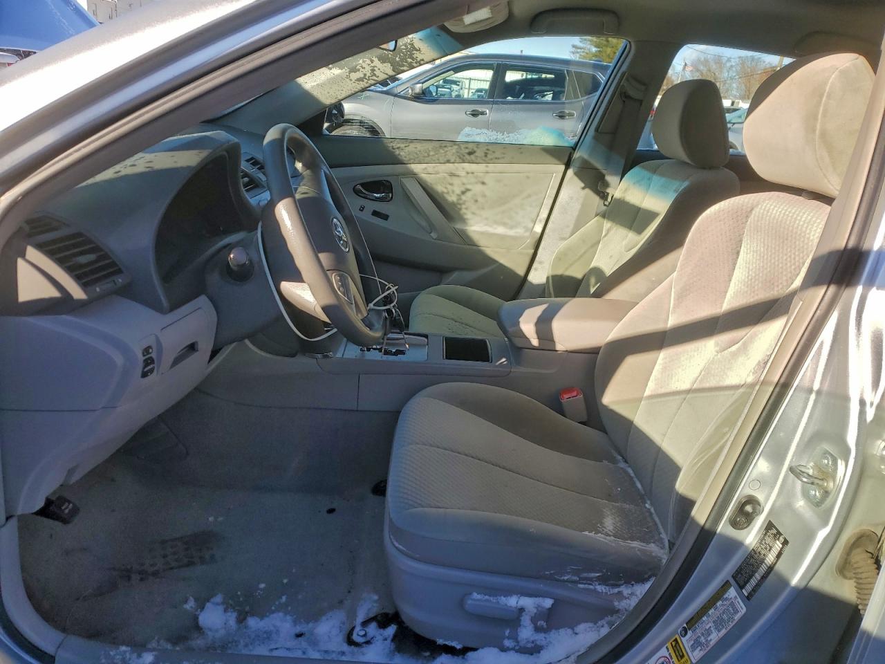 Toyota Camry Ce Image 4