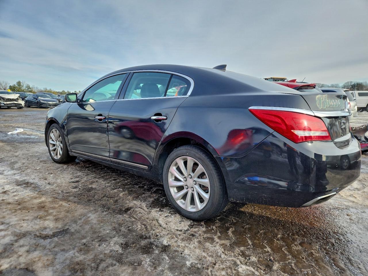 Buick LaCrosse Image 4