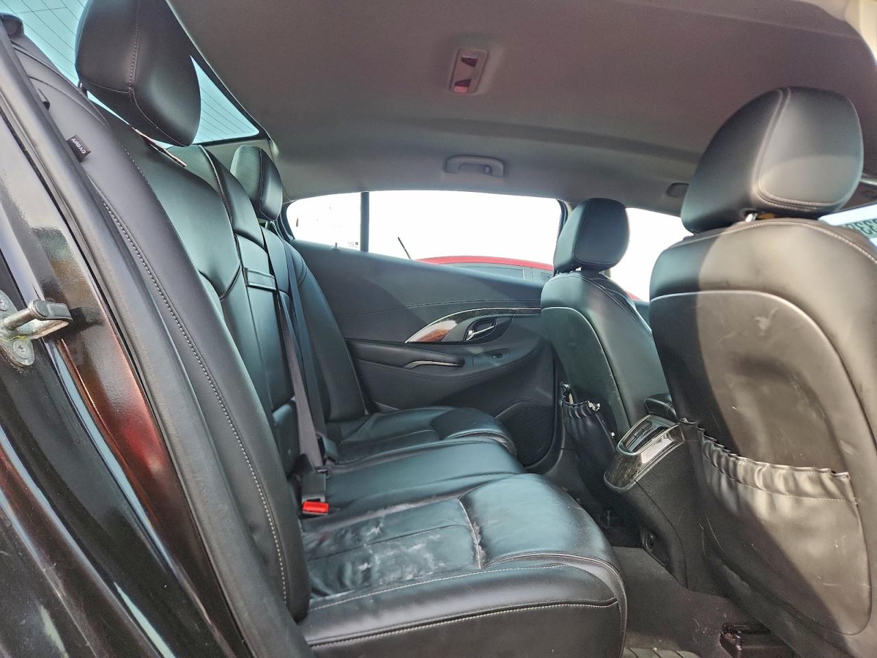 Buick LaCrosse Image 9