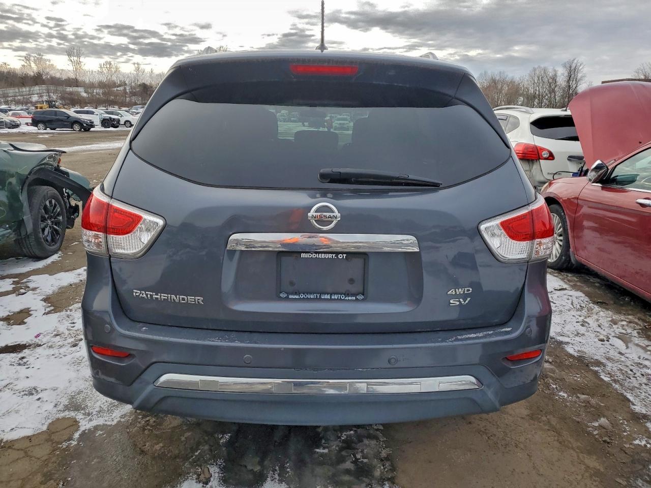 Nissan Pathfinder S Image 9