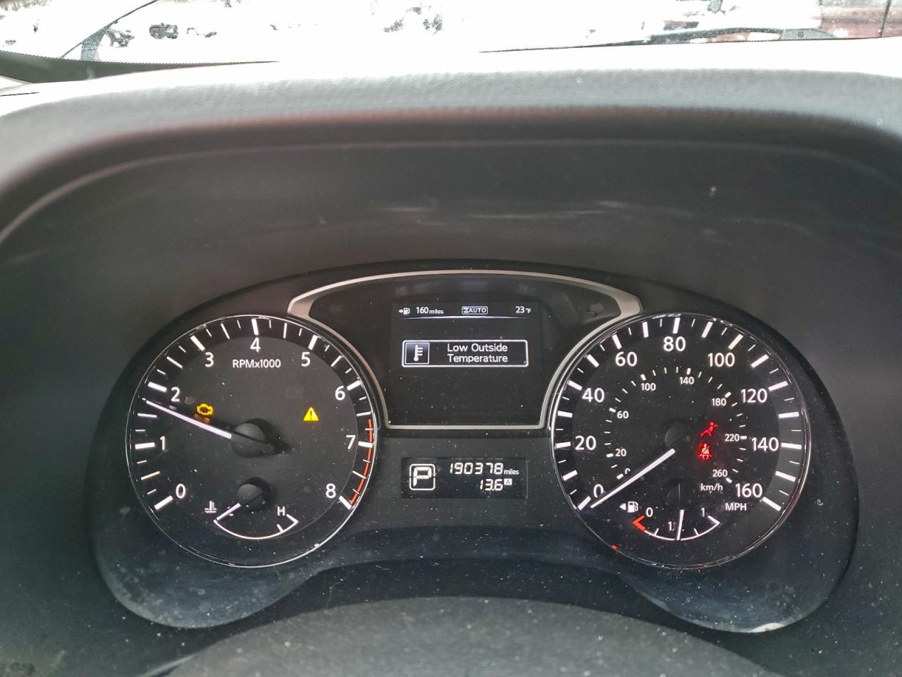 Nissan Pathfinder S Image 6