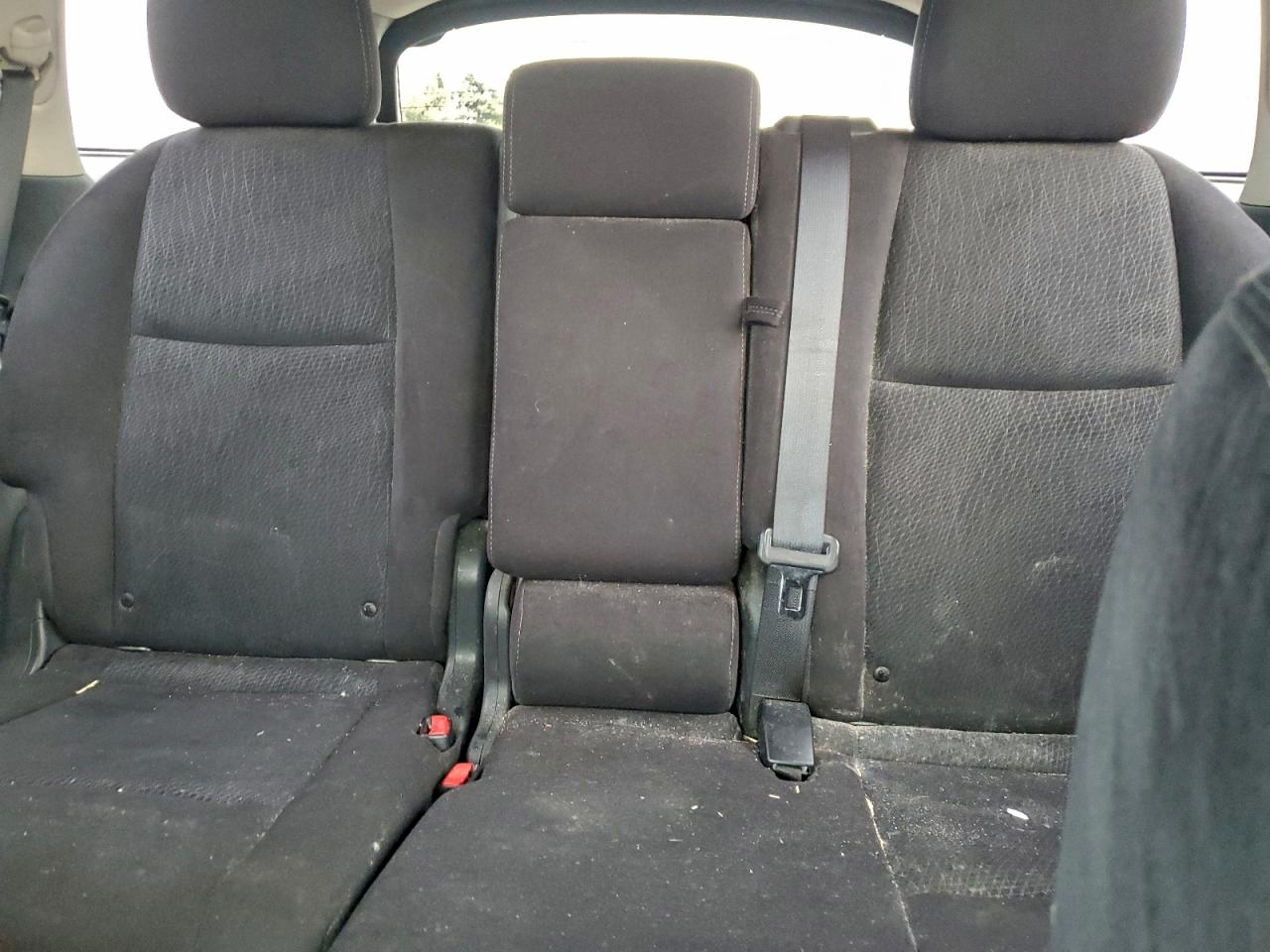 Nissan Pathfinder S Image 10