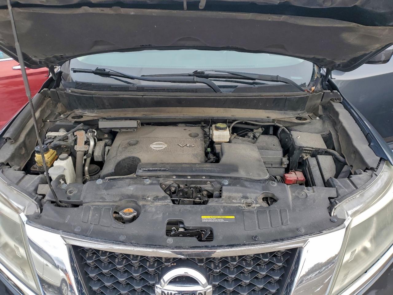 Nissan Pathfinder S Image 2