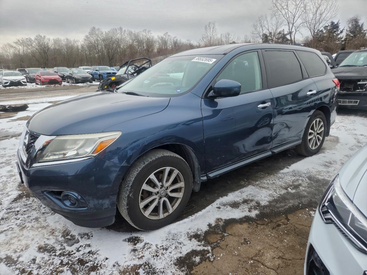 Nissan Pathfinder S Image 1