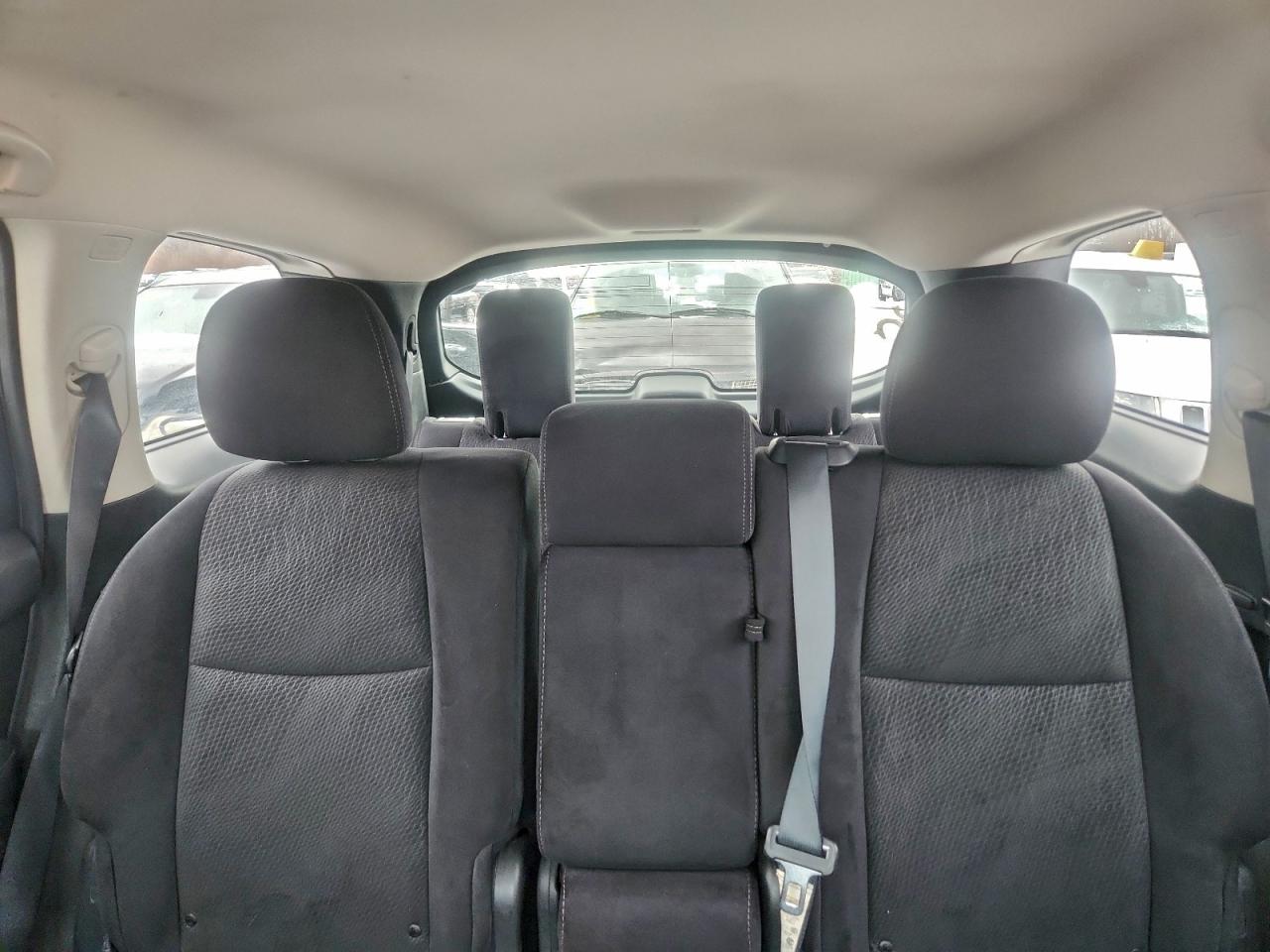 Nissan Pathfinder S Image 7