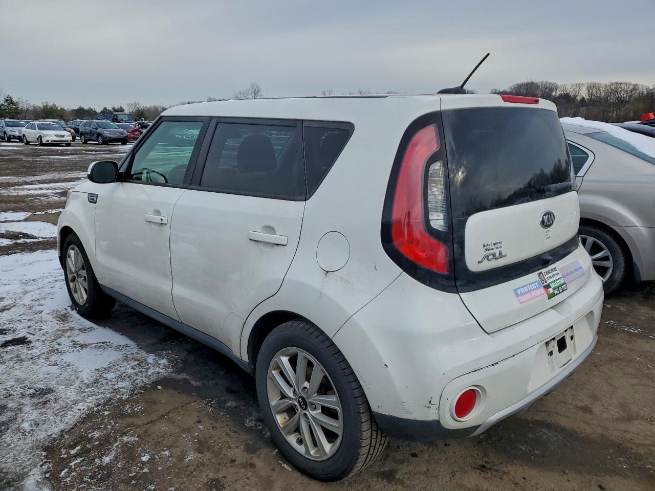 Kia Soul + Image 11