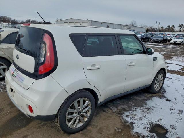 Kia Soul + Image 12
