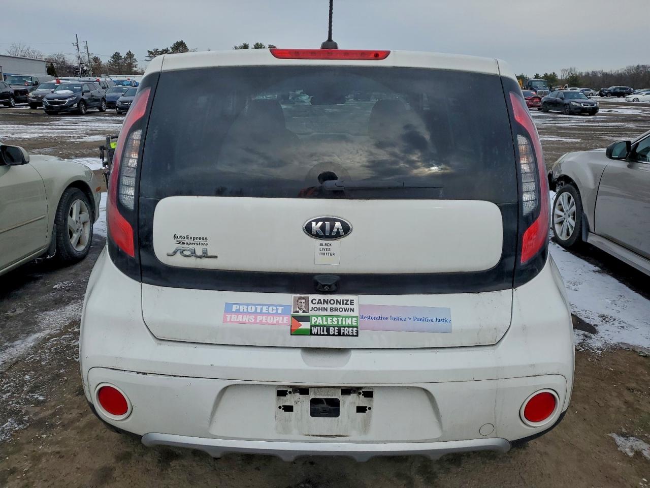 Kia Soul + Image 7