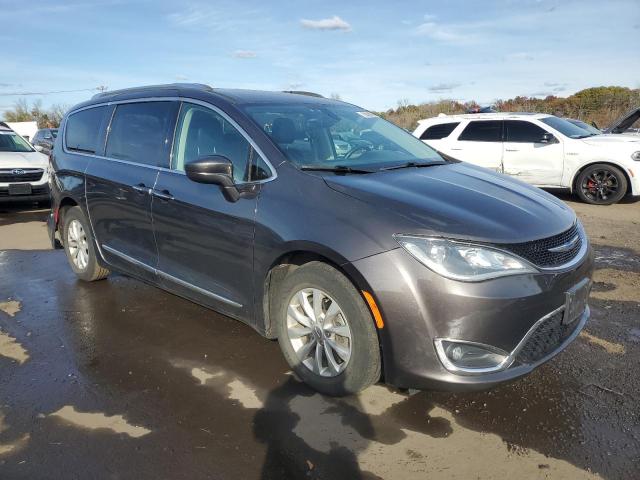 Chrysler Pacifica Touring L Image 9
