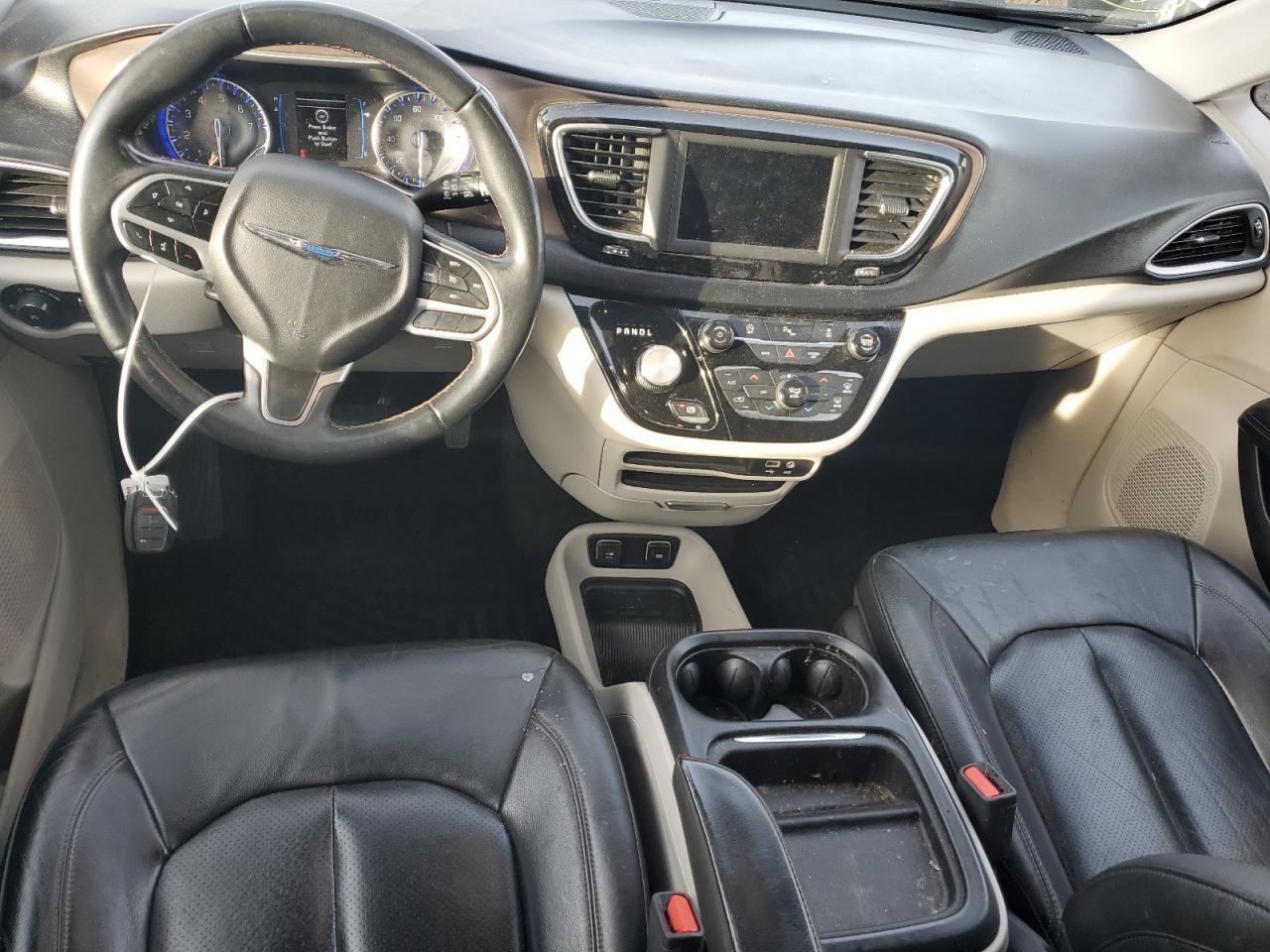 Chrysler Pacifica Touring L Image 7