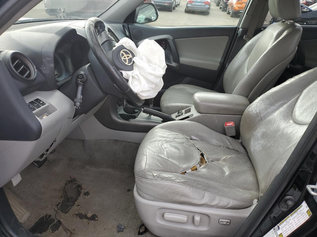 Toyota RAV4 Limited Image 12