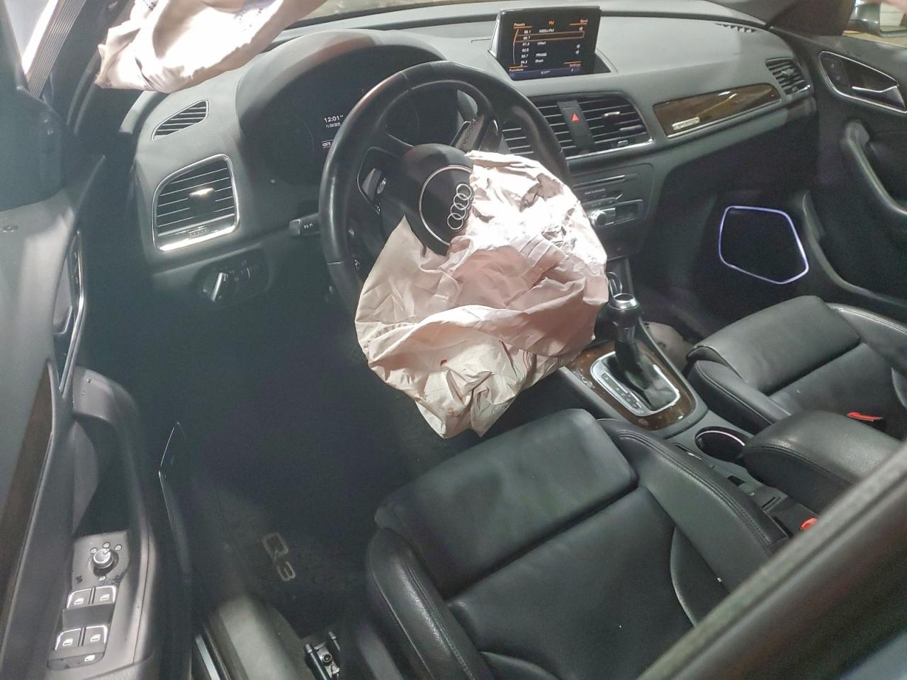 Audi Q3 Prestige Image 12