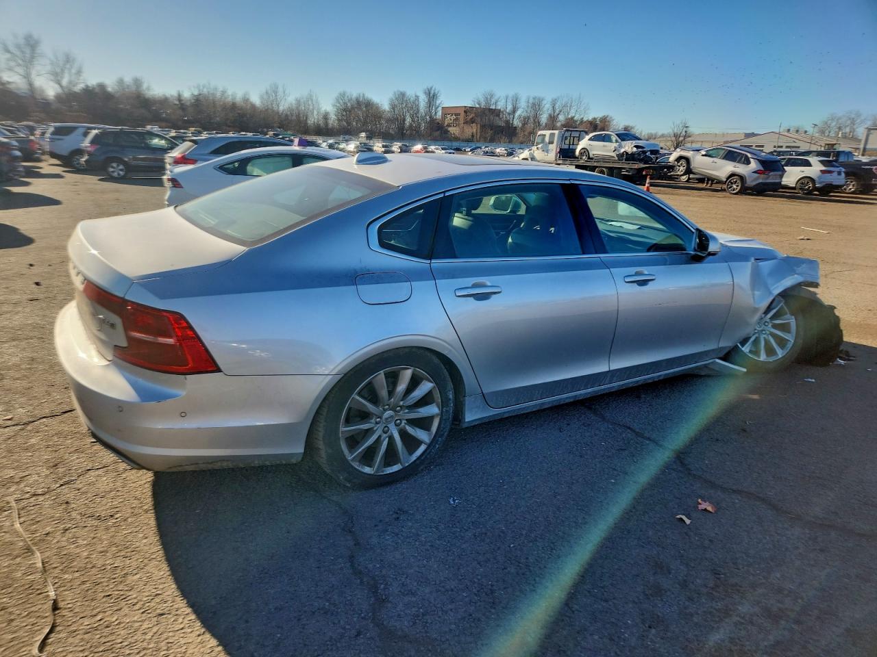 Volvo S90 T6 Momentum Image 2