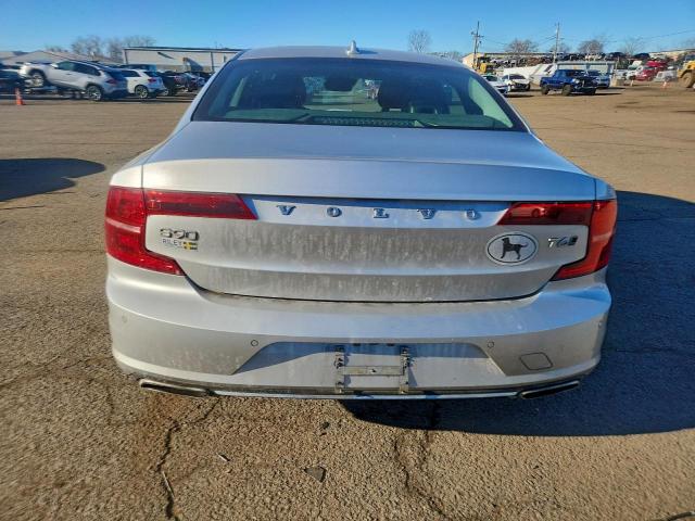 Volvo S90 T6 Momentum Image 4