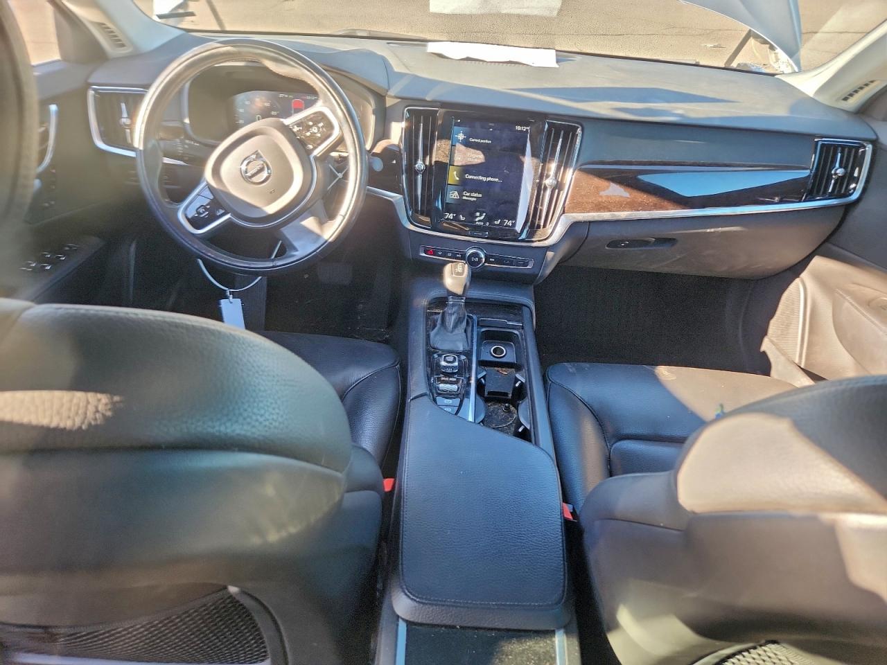 Volvo S90 T6 Momentum Image 13