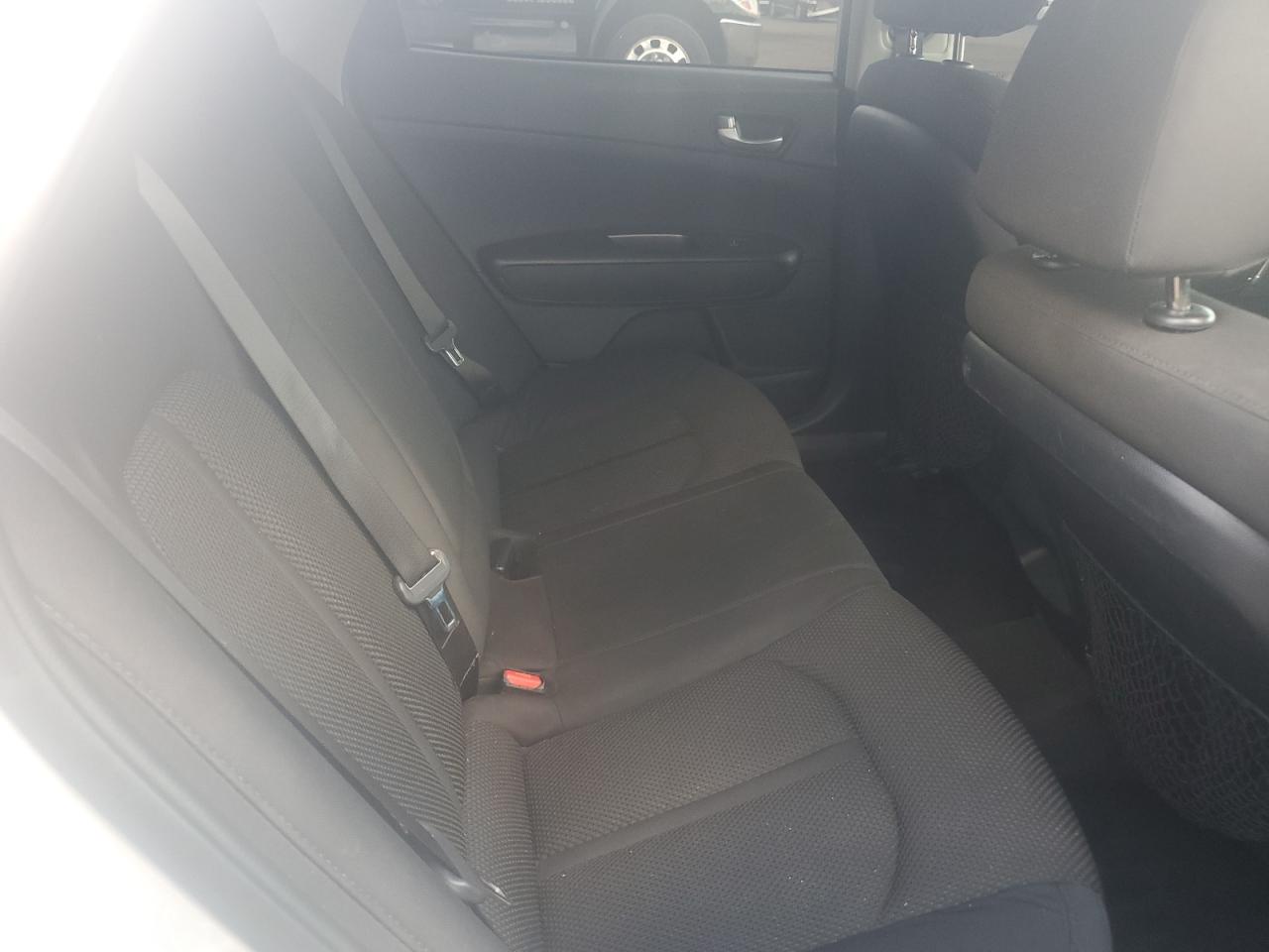 Kia Optima Lx Image 7