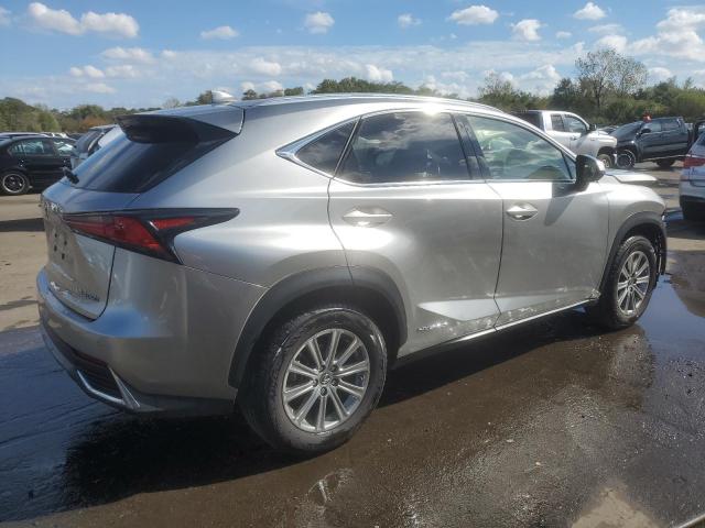 Lexus NX 300h Base Image 11