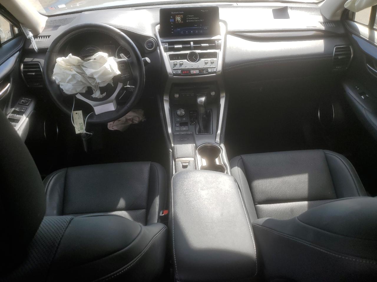 Lexus NX 300h Base Image 8