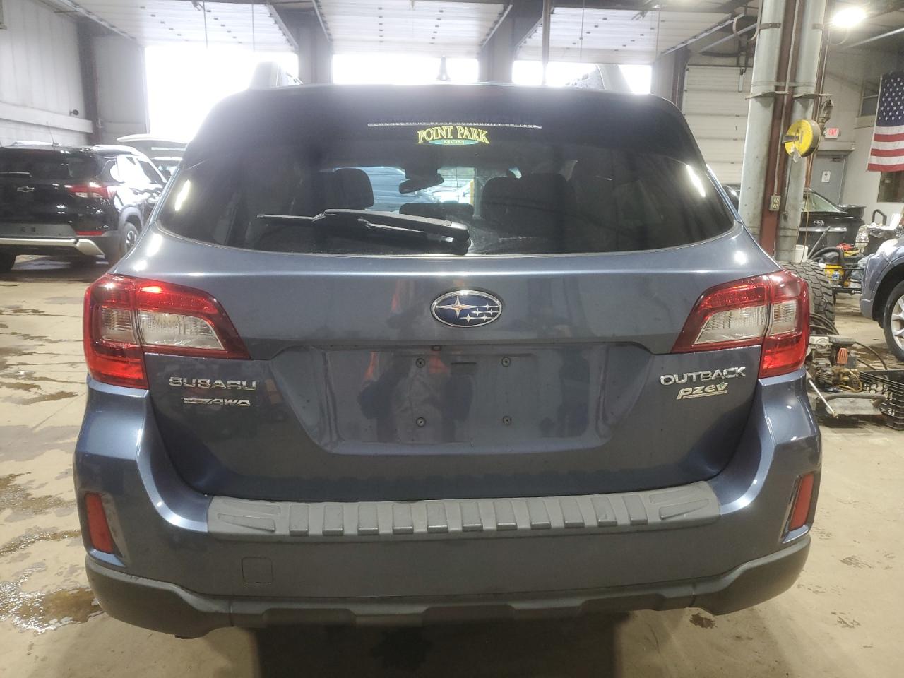 Subaru Outback 2.5i Limited Image 12