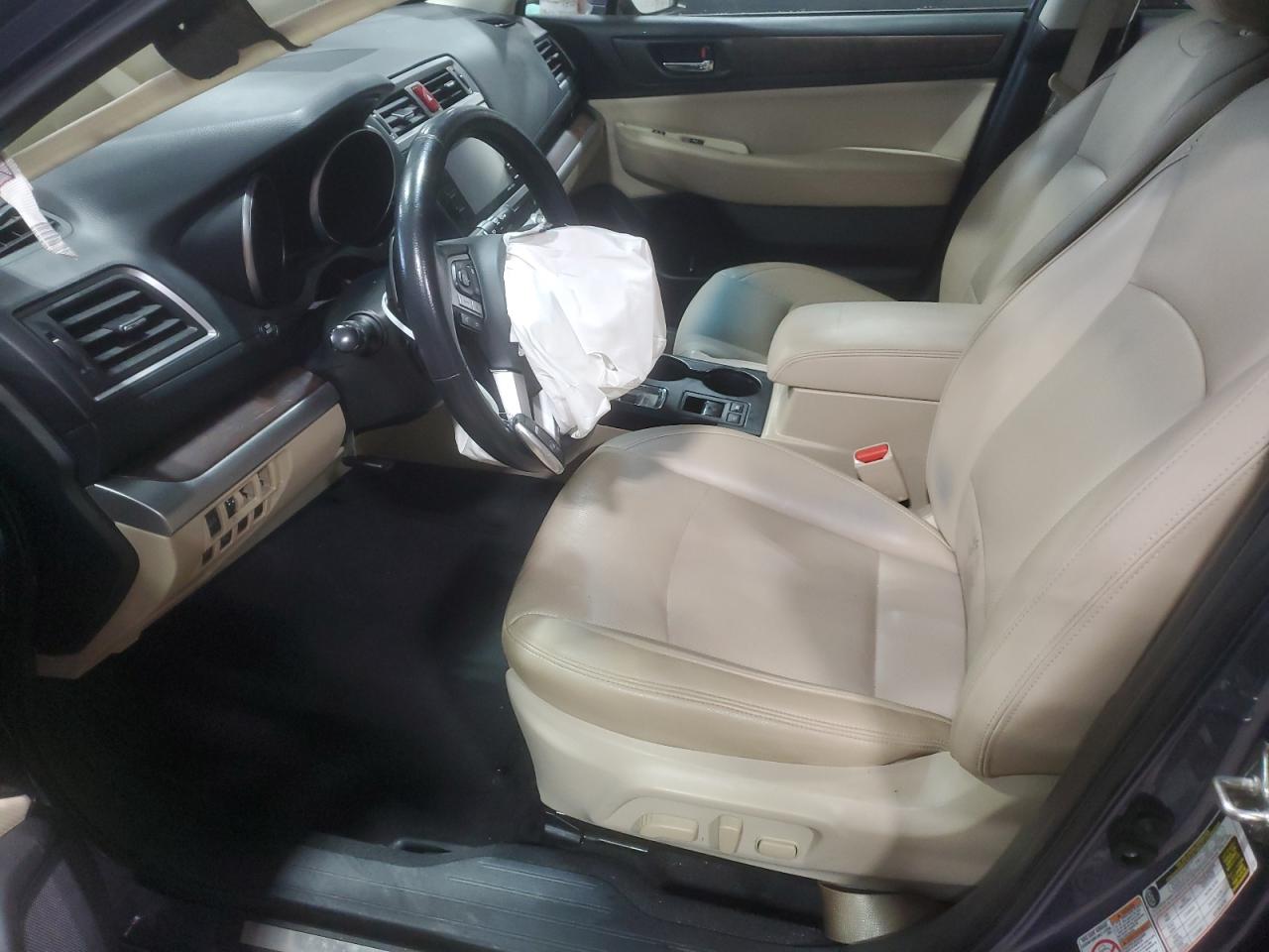 Subaru Outback 2.5i Limited Image 10