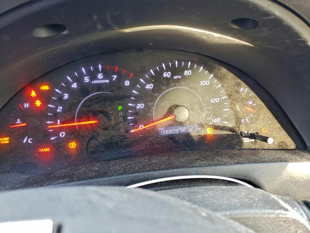 Toyota Camry Base Image 9