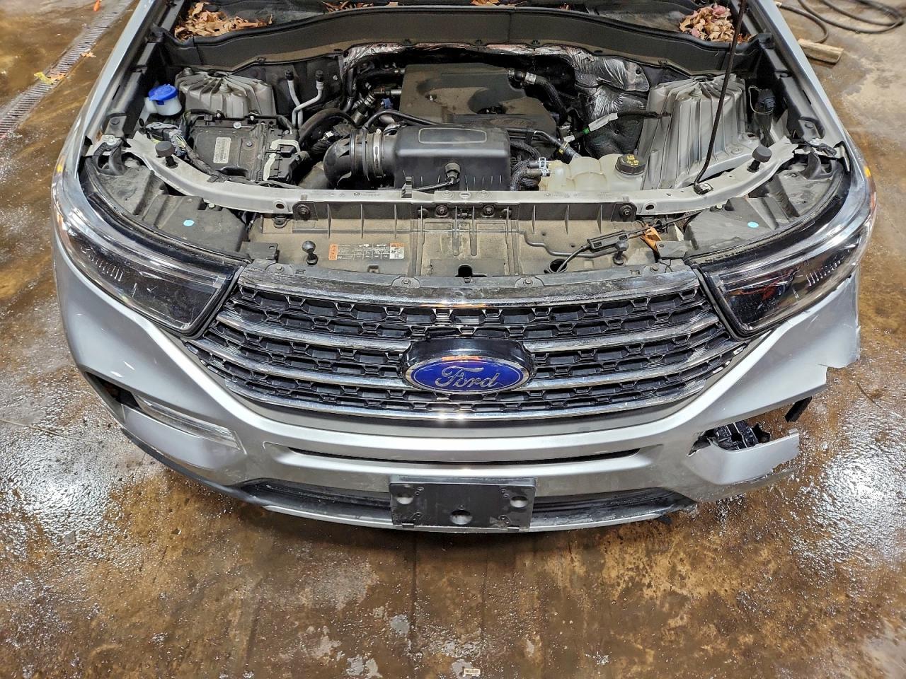 Ford Explorer Xlt Image 8