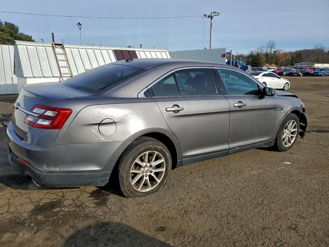 Ford Taurus Se Image 2