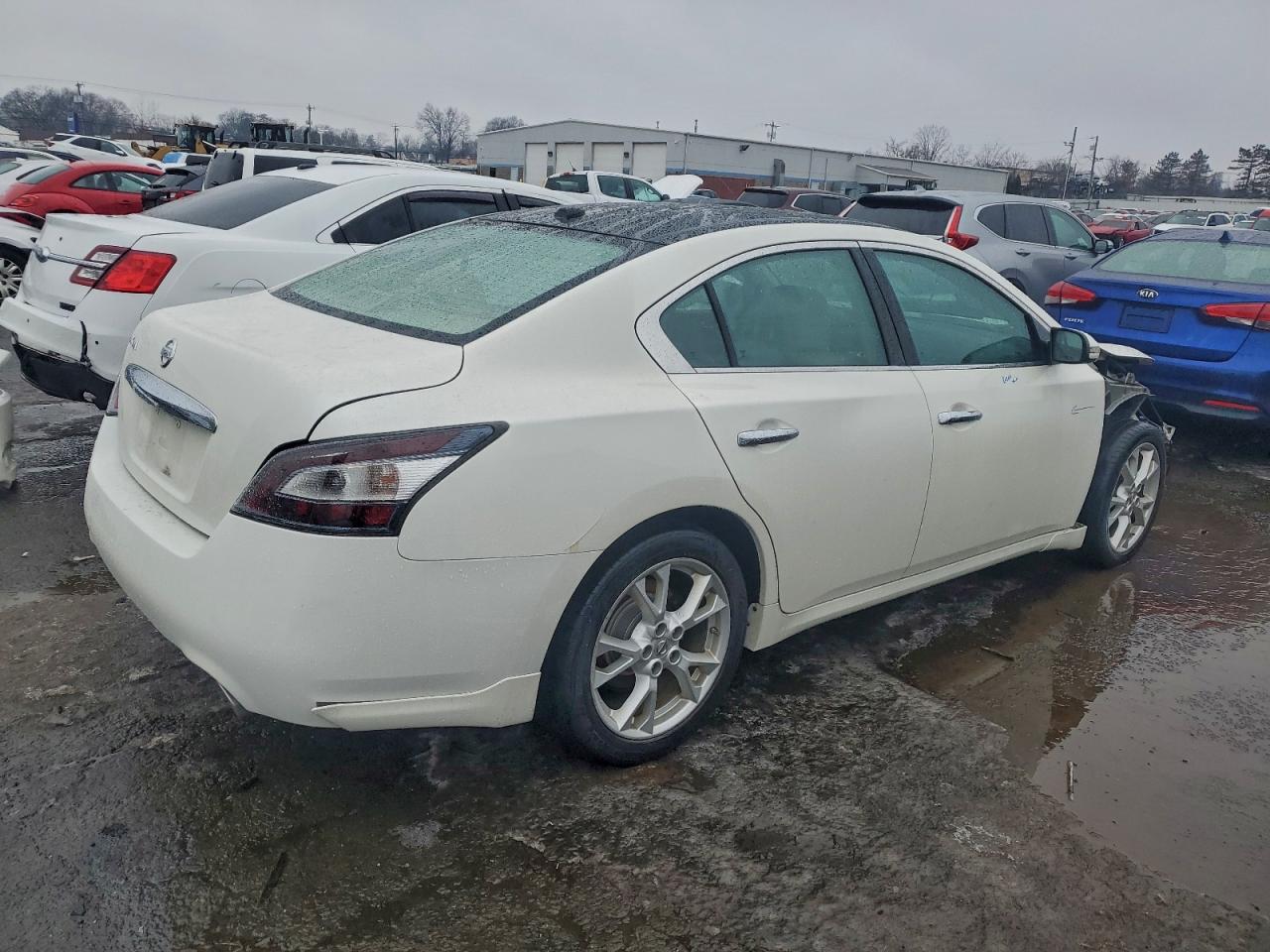 Nissan Maxima S Image 4