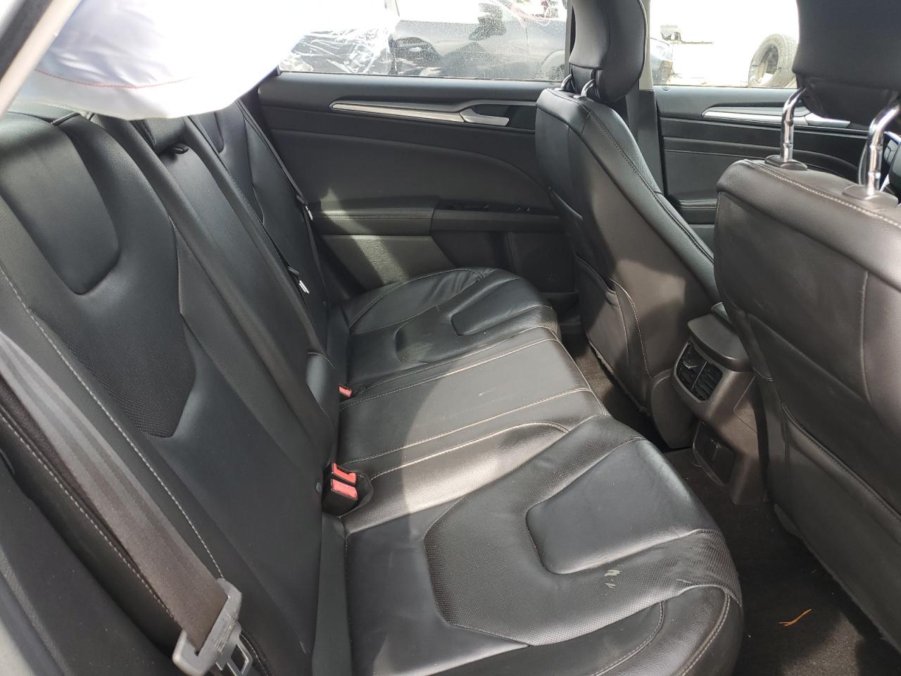 Ford Fusion Titanium Image 5