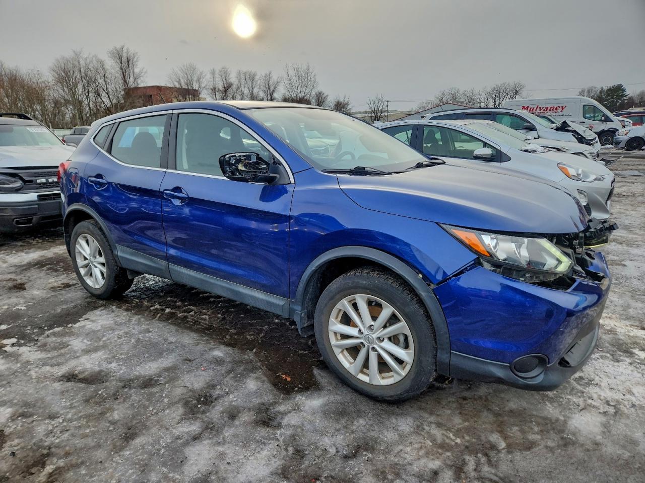 Nissan Rogue S Image 2