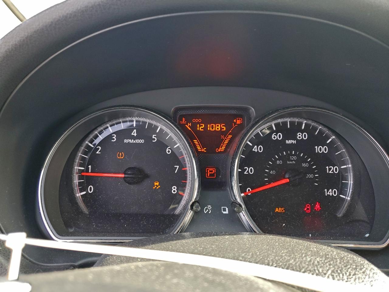 Nissan Versa S Image 9