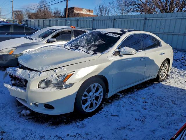  Salvage Nissan Maxima