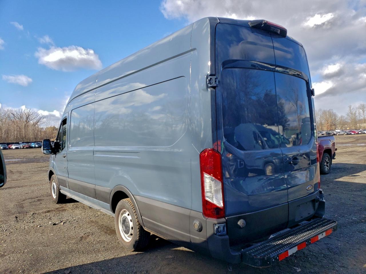 Ford Transit T-250 Image 3