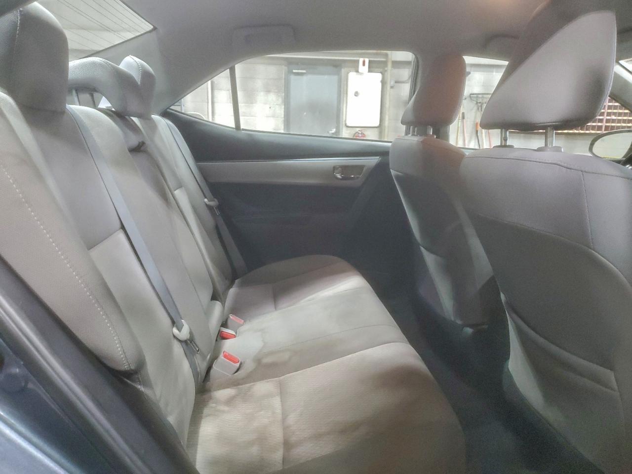 Toyota Corolla L Image 5